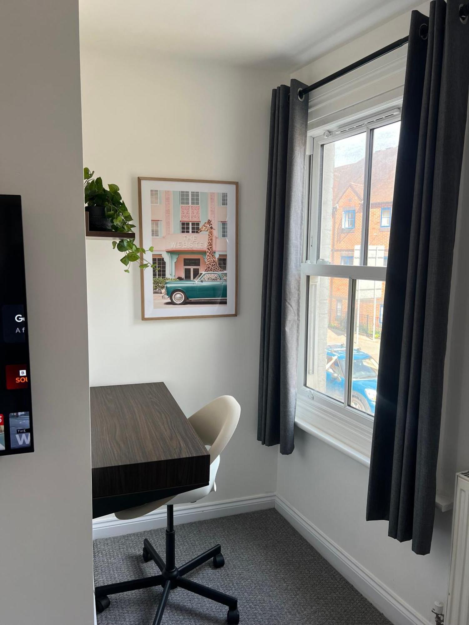 Central Chic 3 Bed, Great Location Уинчестър Екстериор снимка